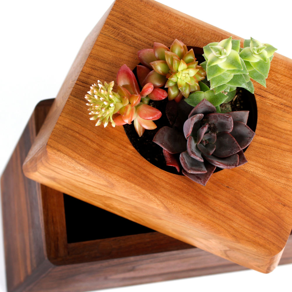 The Living Urn Planter - Lotus