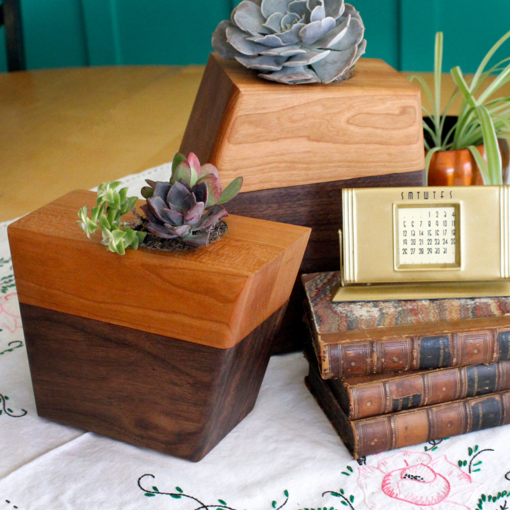 The Living Urn Planter Keepsake - Lotus